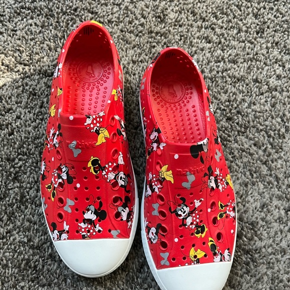 Native x Disney Parks Limited Edition Mickey & Minnie Mouse Sneakers M4/W6 WDW - Picture 6 of 6